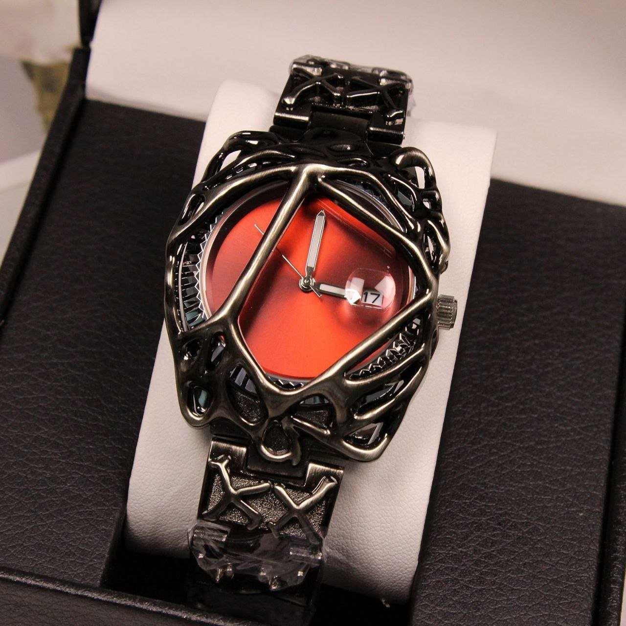 Claw Watch Alabaster - GUN BLACK RED